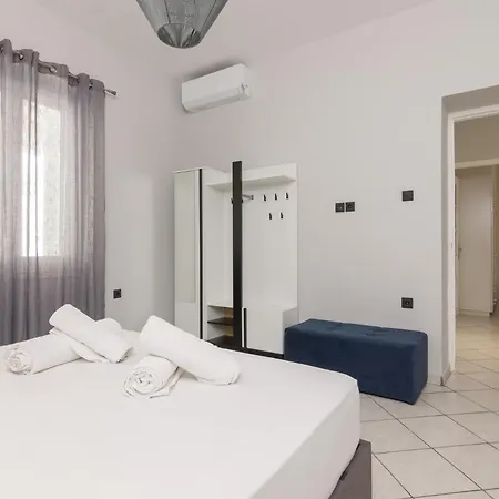 Apartment Amazing 2 Bedroom House Athens